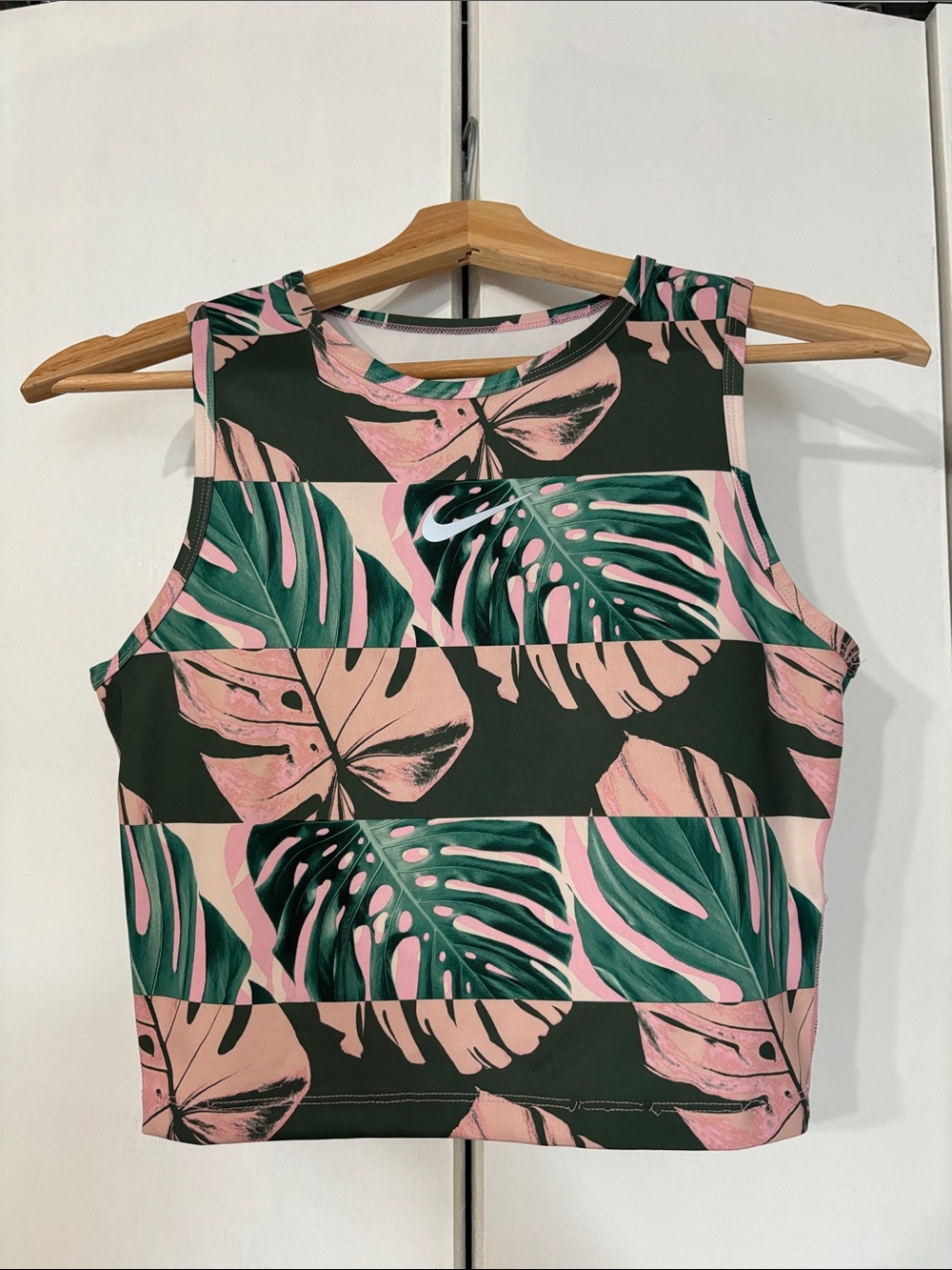 Nike Pink & Dark Green Tropical monstera Leaf Crop Tank